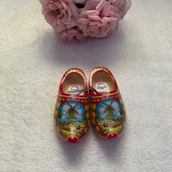 Holland Shoes - Dutch Wooden Shoe Landscape Design Natural Tulips